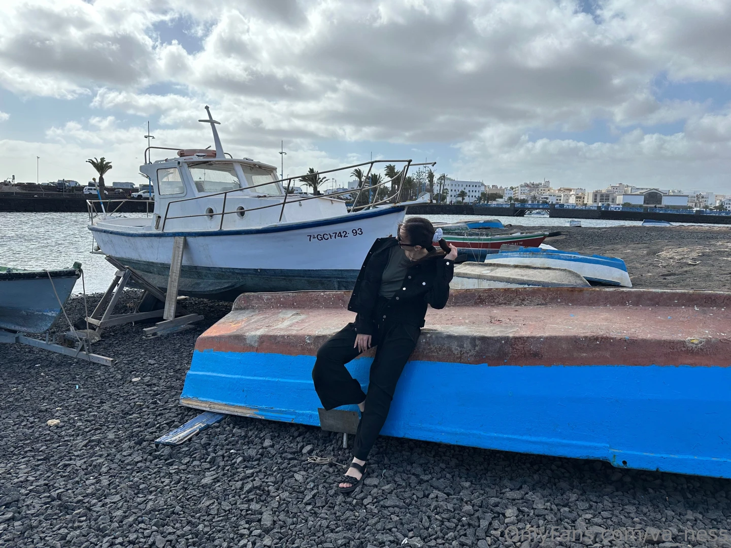 How about fixing up this boat together and setting off on an adventure 