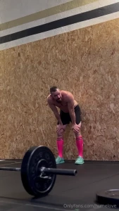 La lengua siempre se entrena hhahahaha