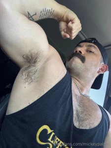 Just a silly himbo gym bro who likes to flex part 2