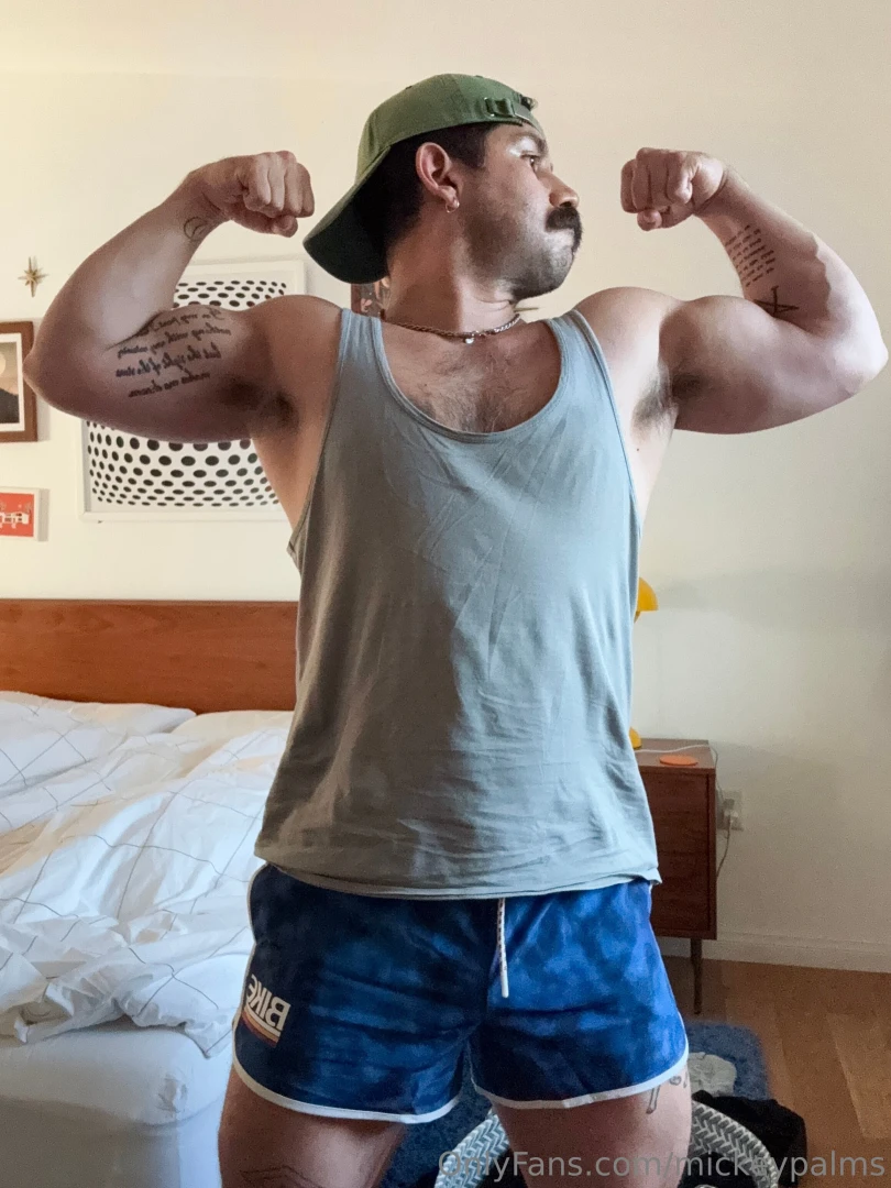 Just a silly himbo gym bro who likes to flex part 3 