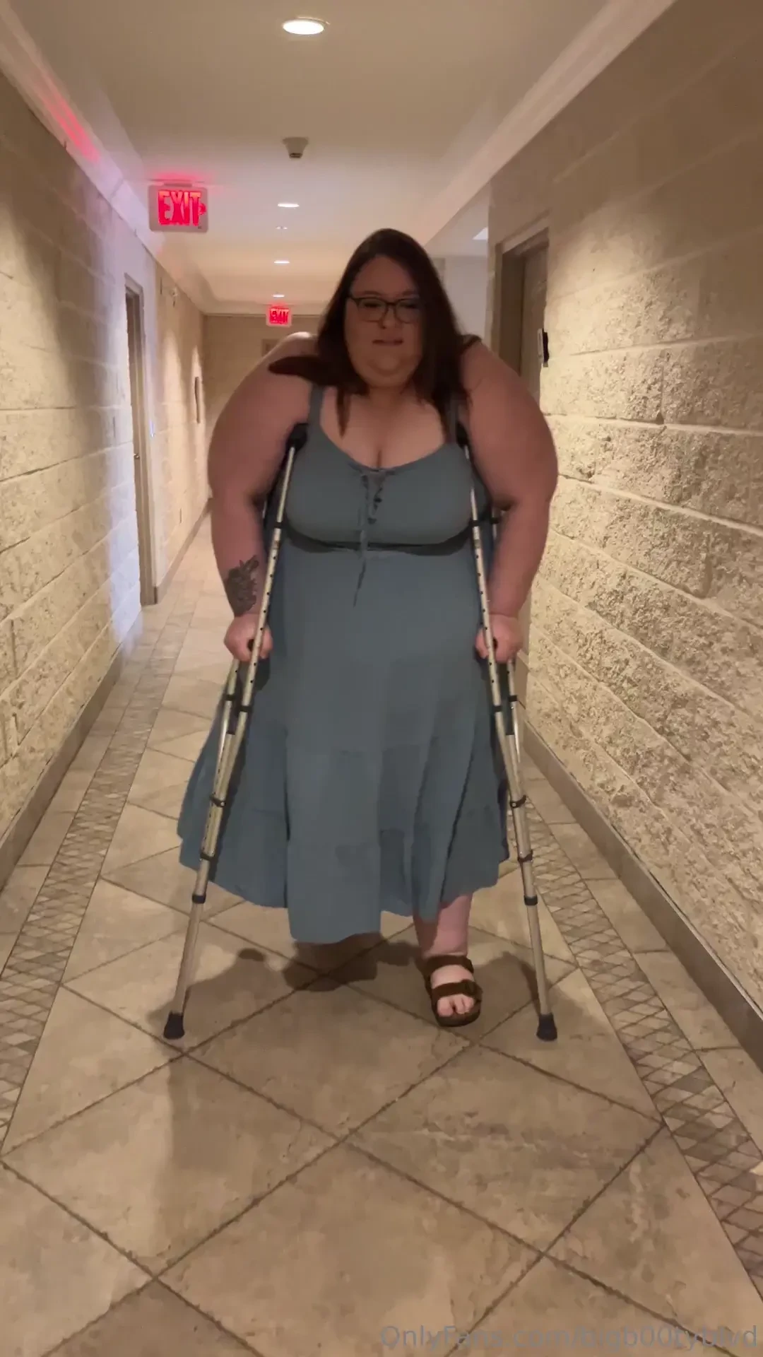 Guess who slipped and hurt themselves i did my hurt legs haven t 