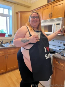 Get you an ssbbw who cooks and cleans part 1