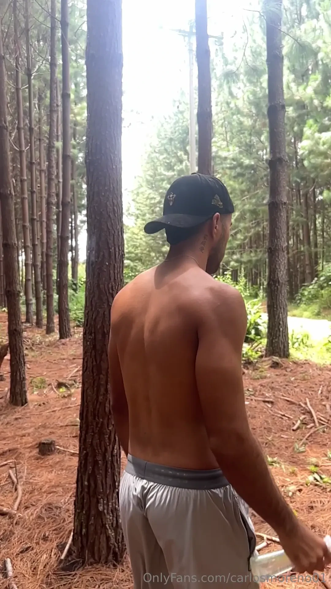 Me encanta masturbarme en el bosque i love to masturbate in the forest 