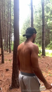 Me encanta masturbarme en el bosque i love to masturbate in the forest