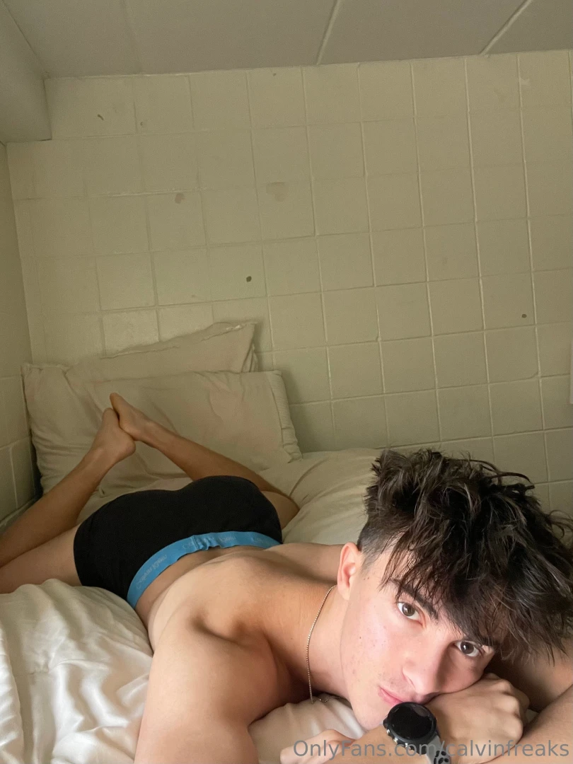 Starting the day horny as usual 