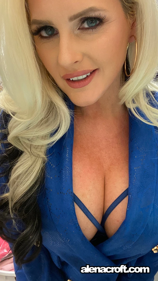 Behind the scenes of brazzers she s a smooth operator 