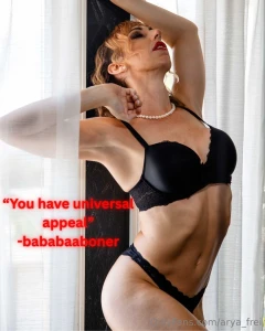 Do i appeal to you universally please vote for me for trans streamer