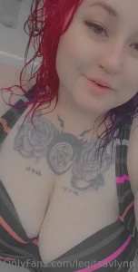 Solo content getting wet in the pool always makes me so fucking horny