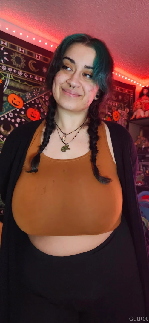 Wanna see what s under my shirt p 