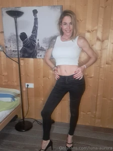 Ist bauchfrei noch angesagt immer noch im trend - enge jeans top