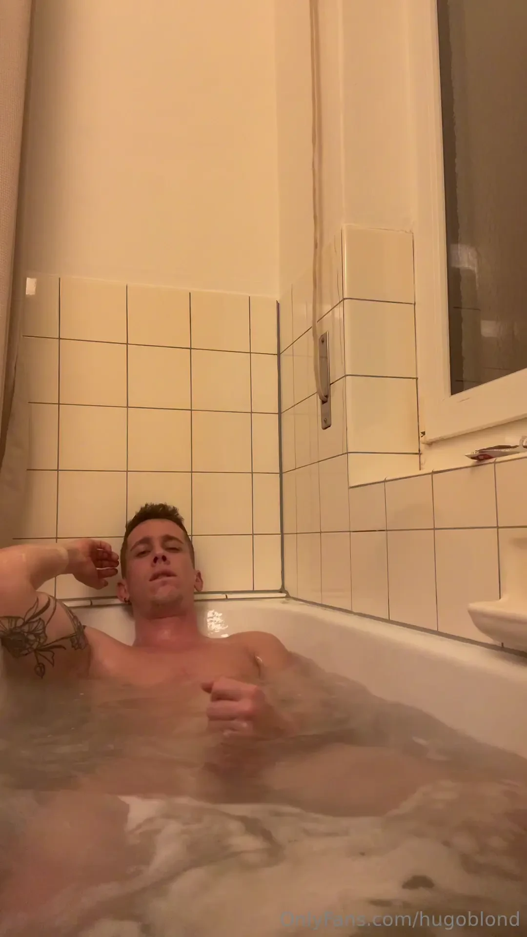 Let s bath and jerk till we cum together 