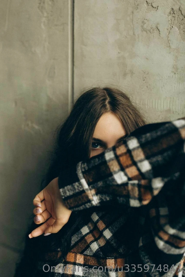 Do you already know what a secrets i hide by my hand 