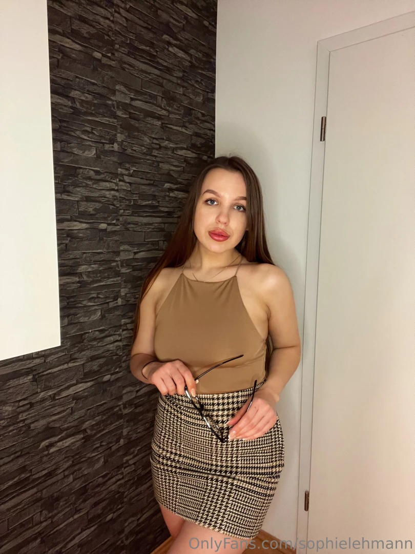 Zeit f r nachhilfe in dem outfit geh ich doch eher als lehrerin durch 
