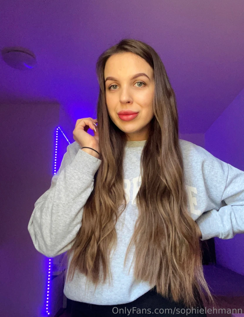 Hallo herr nachbar wie l uft deine woche bisher morgen ist feiertag 