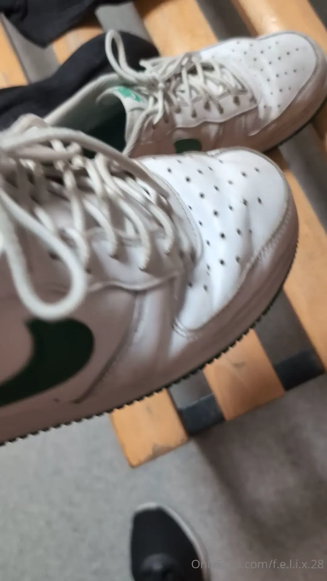 Dass einige boys immer alles liegen lassen wenn sie im gym duschen 