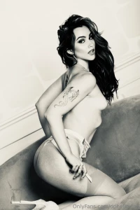 A little glimpse of what s coming your way from my shoot with holly