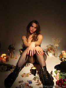 Come fall under my spell baby