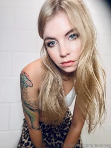 Liebe gr e vom hostel klo aus melbourne