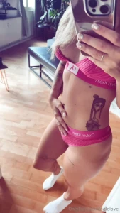 Ohne bh ist doch sch ner oder aber langsam auch etwas kalt