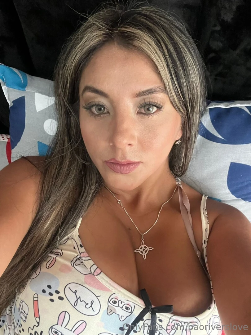 Si dormimos juntos te gusta con pijama o desnudita part 1 