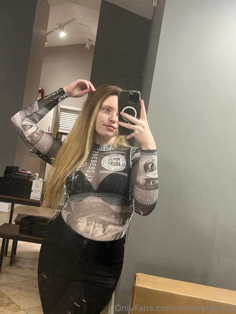 Tear this outfit off me plz 