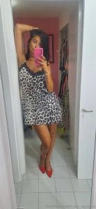 Love i m going on vacation get me a present i will be very generous