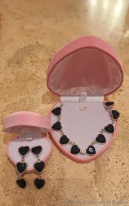 Baby will you help me buy this treat i promise to reward you with a