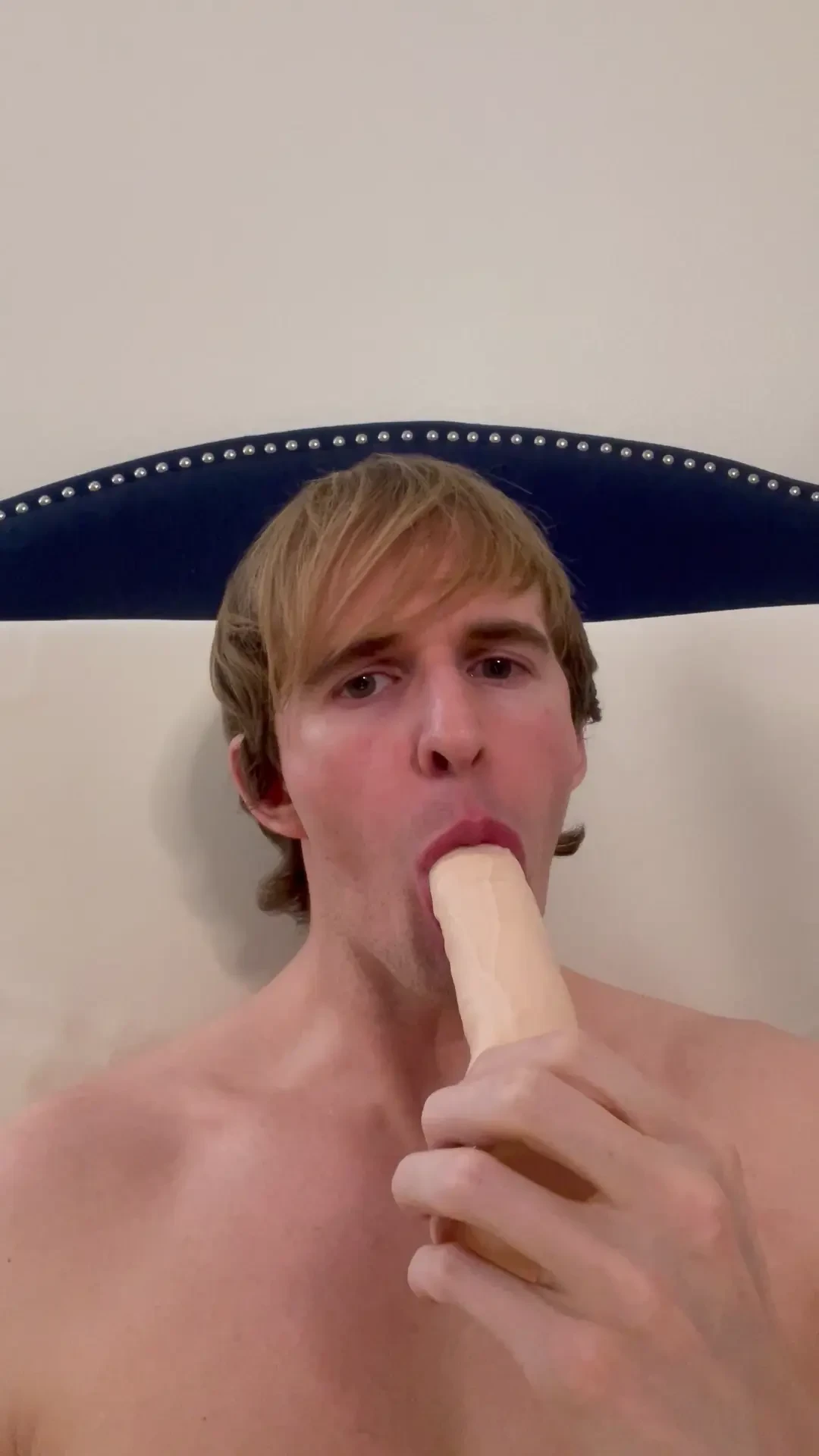 Video sucking and deep throating a realistic cock 