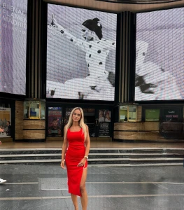 Lady in red part 614