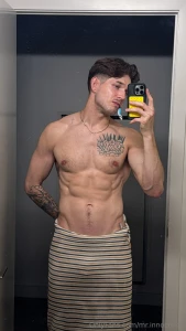 Never while brushing my teeth but it sounds kinda fun