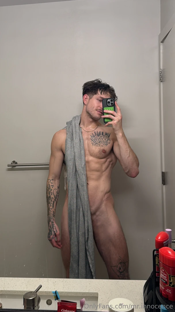 Suppose to be a blizzard here tonight perfect weather to lay around 