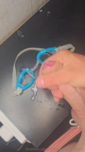Swipe for hd cumshot