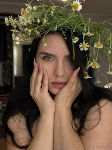 There s something in a girl s gaze not just beauty but mystery like