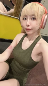 Wearing headphones while working out saves me from social anxiety do