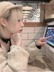 The hardest decision i make every day is always what should i eat part 1