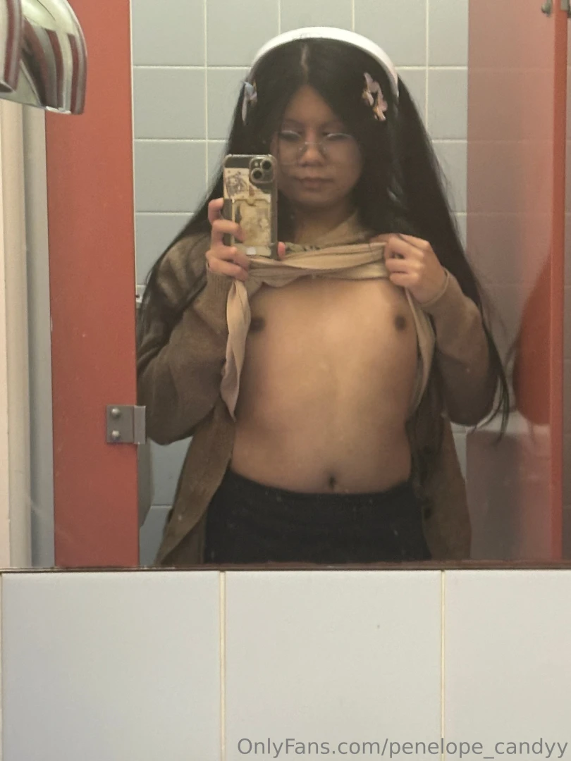Quick post in the school bathroom cause i ve been offline for a bit 