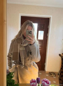 Langsam kommt der sommer dann brauche ich die jacke und den schal auch