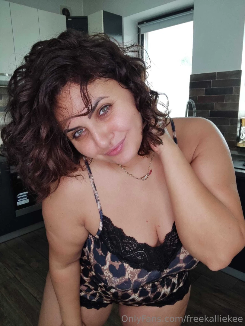 I miss the summer vibes and streaming from paradise let s make it 