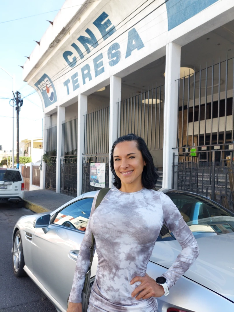 Fui al cine porno y estuve con varios me lo metieron en el culo varios 
