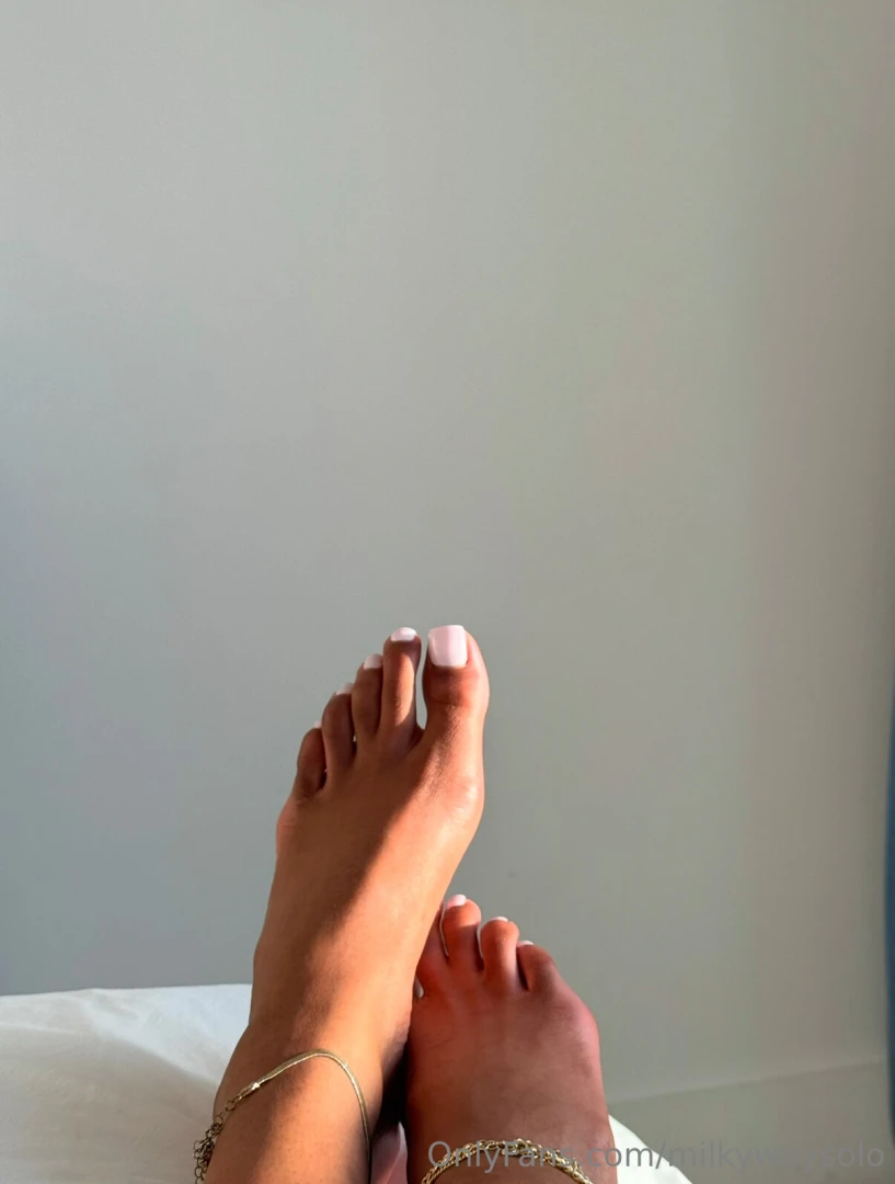 Good morning my pink toes deserve to be spoiled right now spoil me 