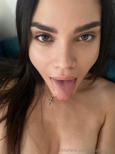 Stasera amore esce qualcosa di molto particolare in chat secondo te