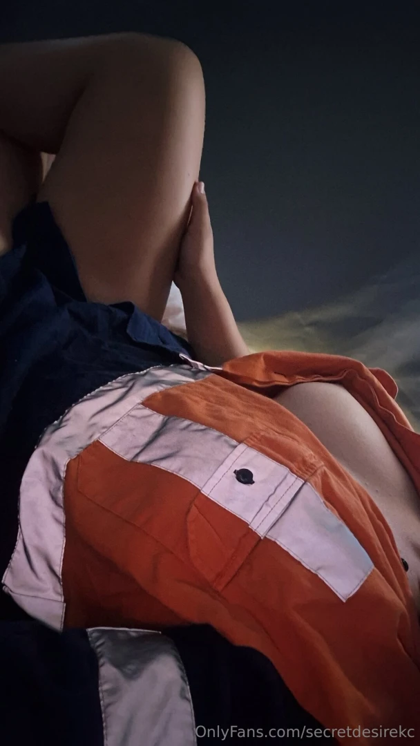 Can i borrow your workshirt 