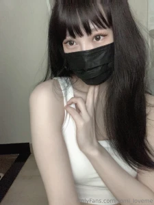 Looking left because i m right