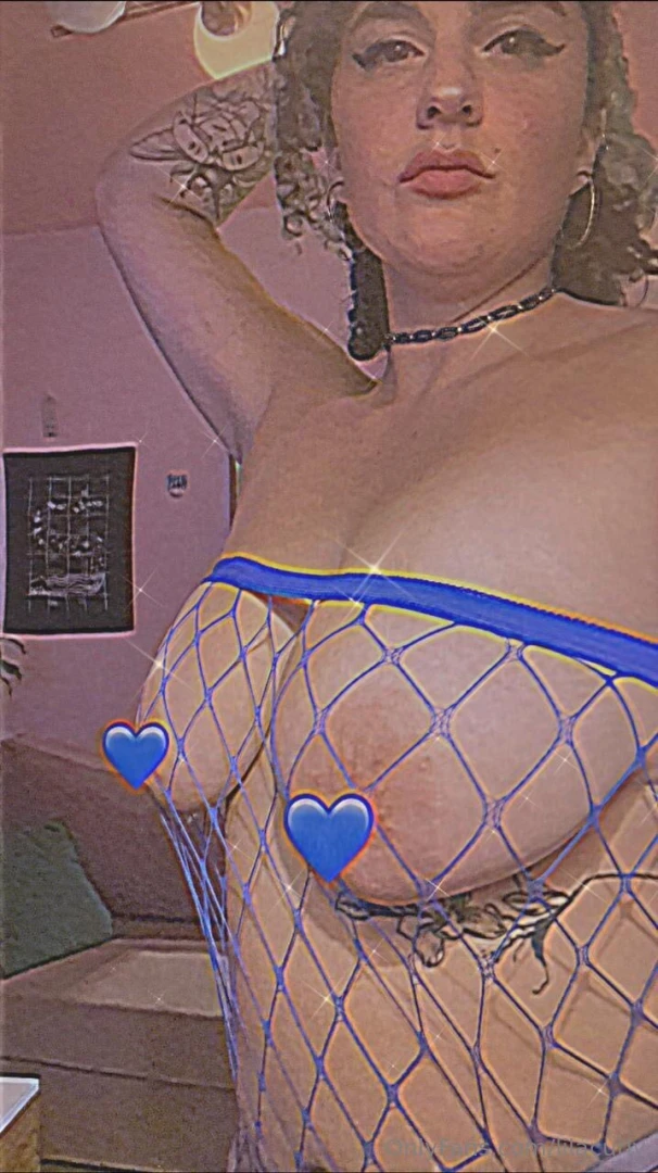 My perfume is sweet and rough like my desire for you 