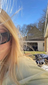 Sonnenbrille auf sorgen aus magst du mit mir in gedanken abtauchen