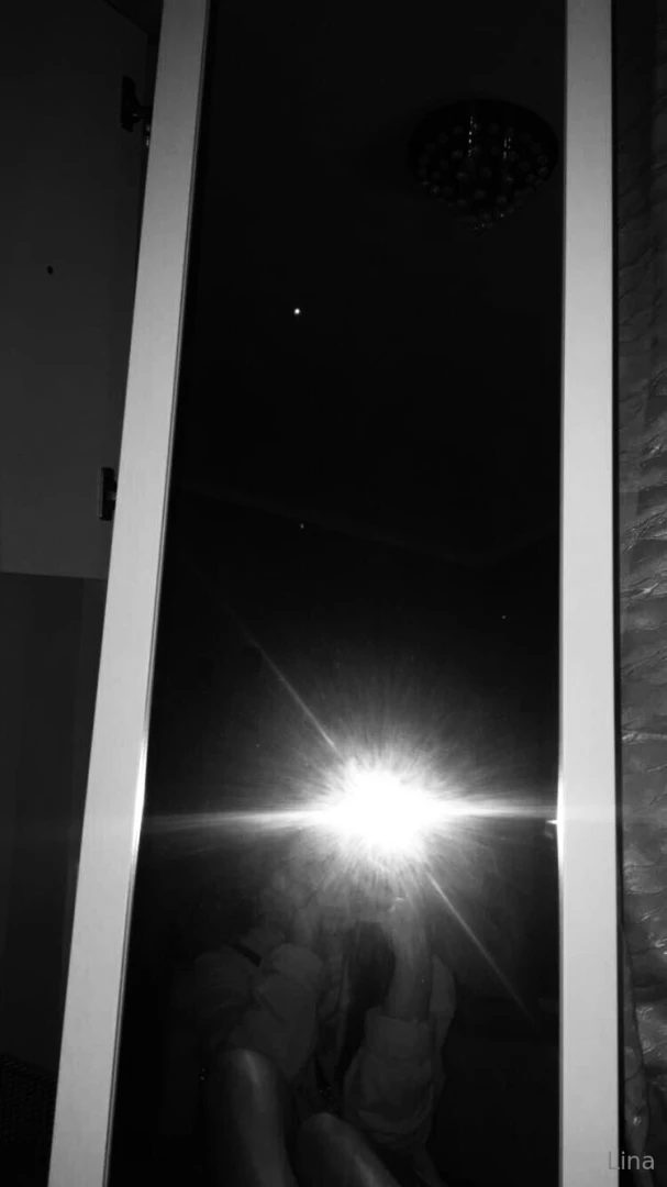 Nur ich amp mein spiegelbild willst du wissen was es mir erz hlt hat 