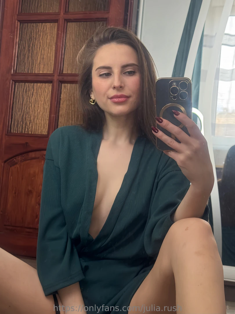 For the record i absolutely love green it s surprising i haven t 