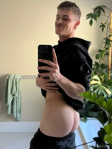 Too cold to take my clothes off but not too cold to whip it out part 2