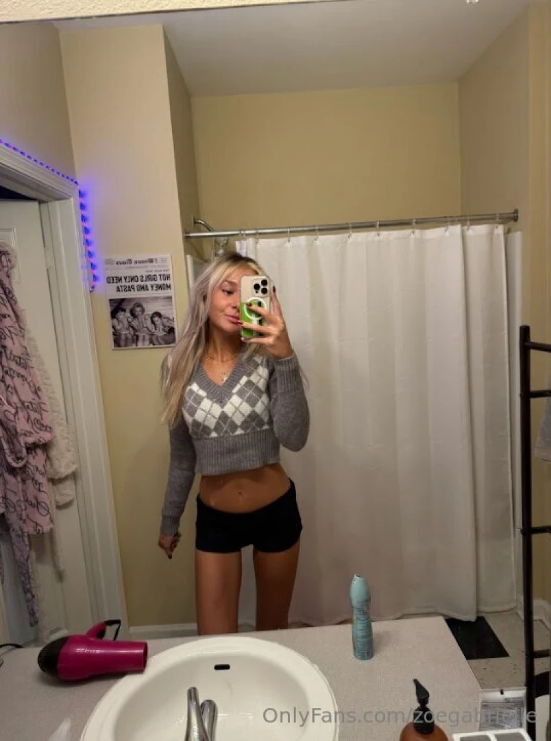 Wanna join me for a quick shower let s have fun and get wet together 