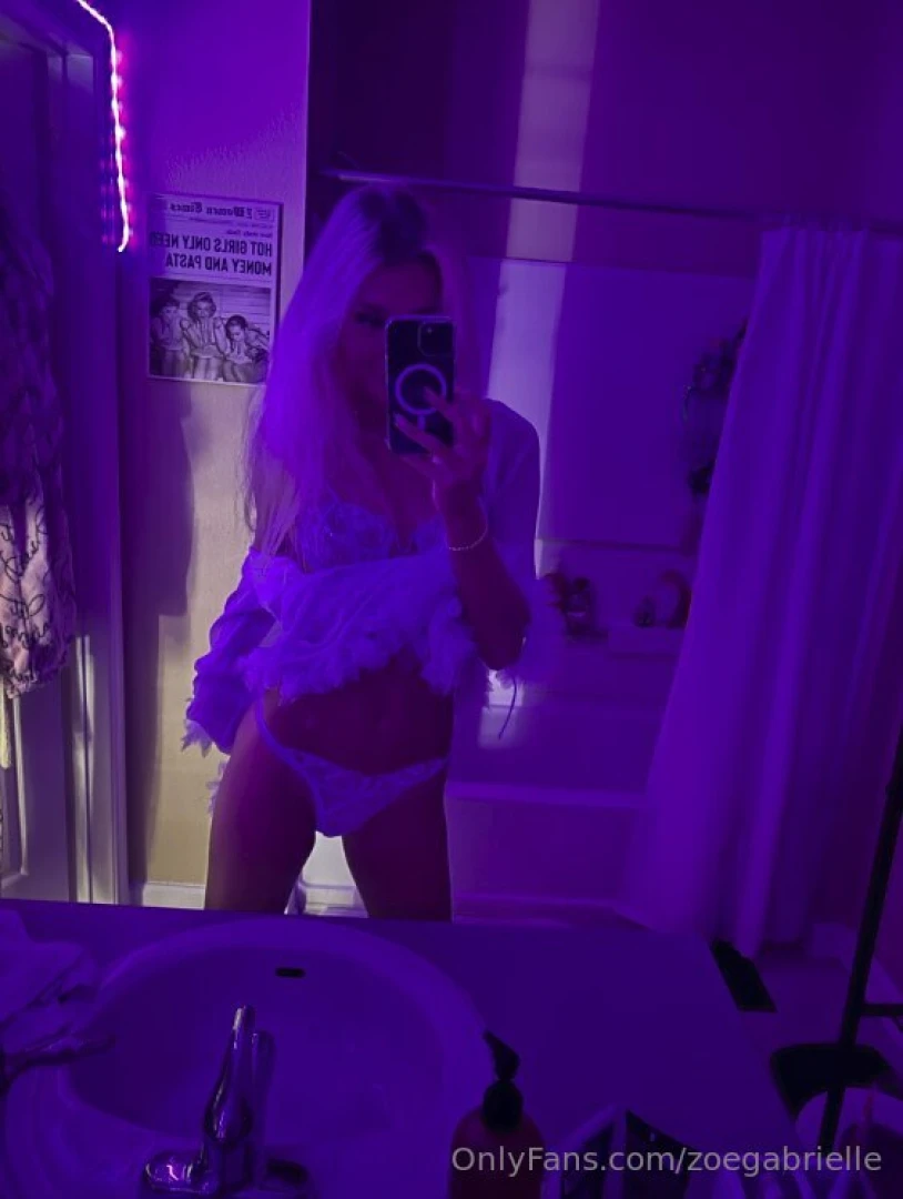 Should i turn around to show you the full view 